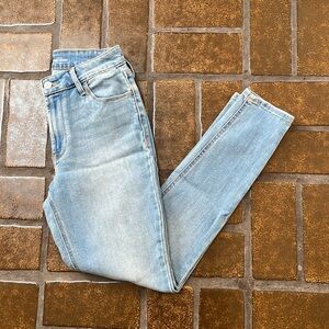 Old Navy Light Wash High-Rise Super Skinny Jean